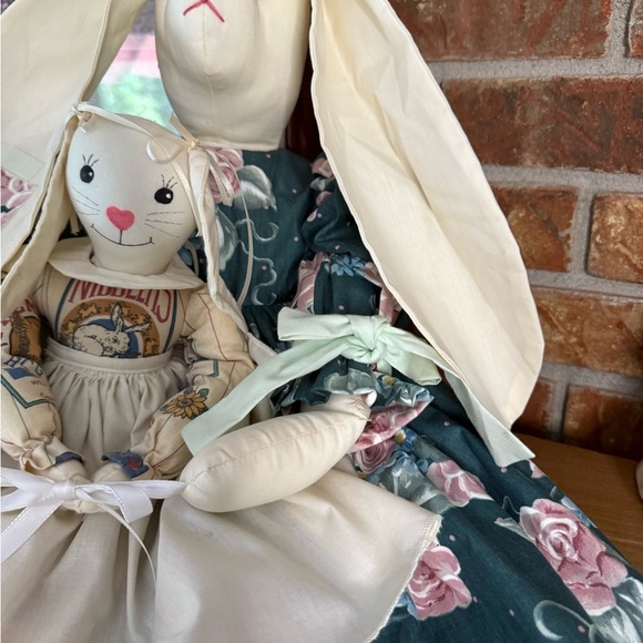 30” Vintage 1985 Charming Bunny Doll Set with Floral Dress - Picture 7 of 13